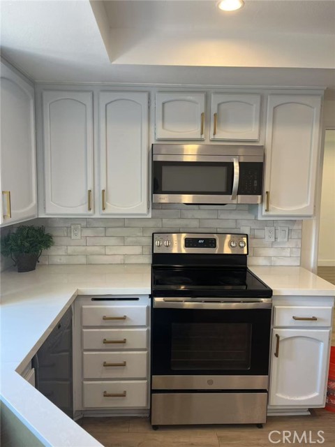 Detail Gallery Image 12 of 43 For 6401 E Nohl Ranch Rd #78,  Anaheim,  CA 92807 - 4 Beds | 2/1 Baths