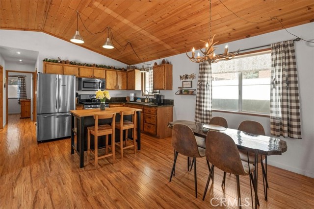 Detail Gallery Image 3 of 23 For 921 Wendy, Big Bear City,  CA 92314 - 2 Beds | 1/1 Baths