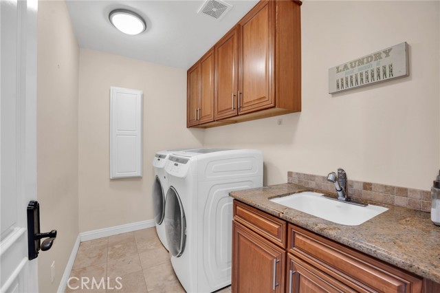30420 Longhorn Drive, Canyon Lake CA: https://media.crmls.org/medias/aa048300-26f3-498a-aadd-e5a1232a5579.jpg
