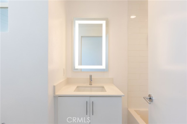 4831 Craner Avenue, North Hollywood CA: https://media.crmls.org/medias/aa04c8d1-deeb-4946-8659-bf874740096e.jpg