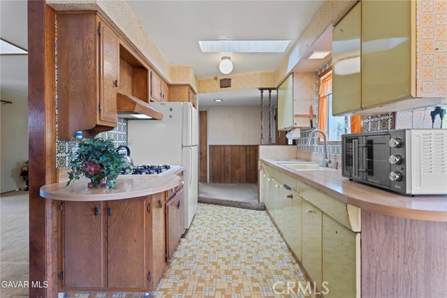 Detail Gallery Image 9 of 23 For 1333 E Avenue R4, Palmdale,  CA 93550 - 4 Beds | 2 Baths