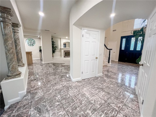 Detail Gallery Image 6 of 45 For 6926 Orozco Dr, Riverside,  CA 92506 - 6 Beds | 5/1 Baths