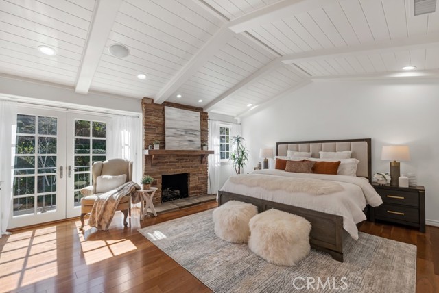 Detail Gallery Image 12 of 25 For 21438 Mulholland, Woodland Hills,  CA 91364 - 5 Beds | 3 Baths