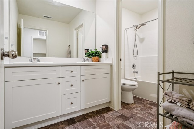 24140 Tuscany Avenue, Murrieta CA: https://media.crmls.org/medias/aa05c537-542b-4b88-a845-ee6fde990395.jpg