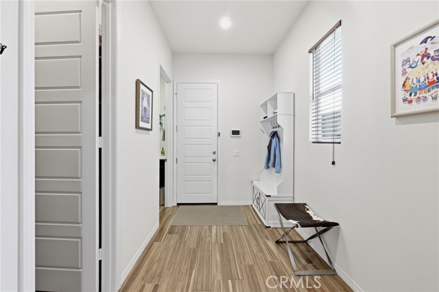 Detail Gallery Image 19 of 46 For 4977 Hydepark, Agoura Hills,  CA 91301 - 4 Beds | 2/1 Baths