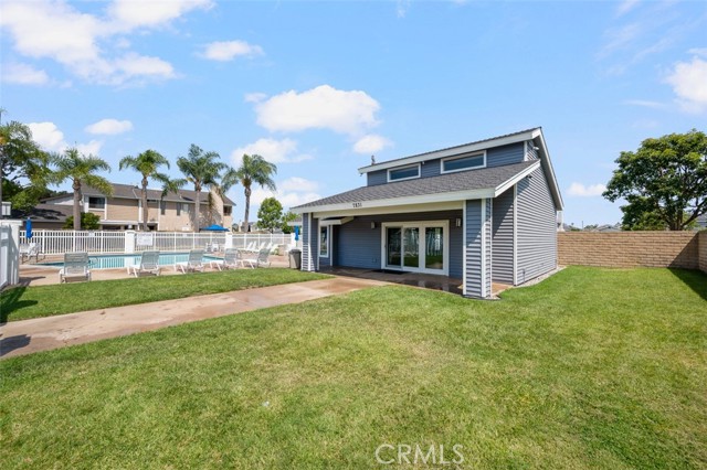 18156 Sharon Lane, Huntington Beach CA: https://media.crmls.org/medias/aa07a177-5676-4cdc-8136-e2d1a845819f.jpg