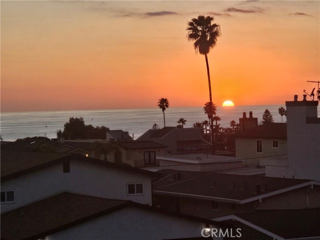 Front Image Thumbnail for CROC26016471