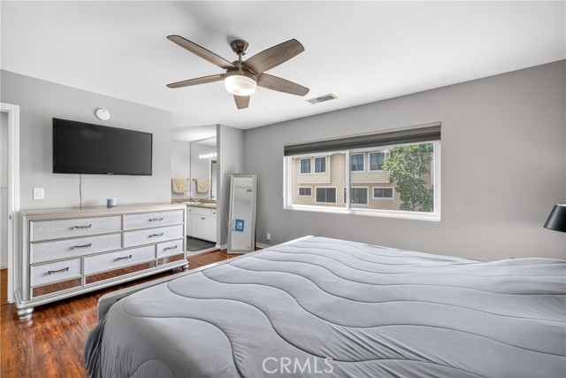 Detail Gallery Image 18 of 31 For 7046 De Celis Pl #7,  Lake Balboa,  CA 91406 - 2 Beds | 2/1 Baths