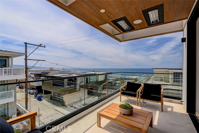 315 25th, Manhattan Beach, California 90266, 3 Bedrooms Bedrooms, ,3 BathroomsBathrooms,Residential,For Sale,25th,SB26081784