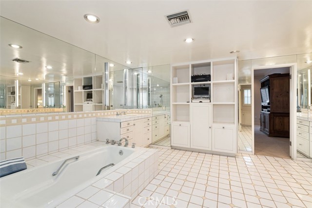 Detail Gallery Image 22 of 52 For 23661 Park Andorra, Calabasas,  CA 91302 - 4 Beds | 3/1 Baths
