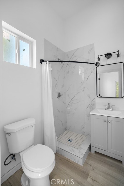 Detail Gallery Image 10 of 12 For 20553 Valerio, Winnetka,  CA 91306 - 3 Beds | 3 Baths