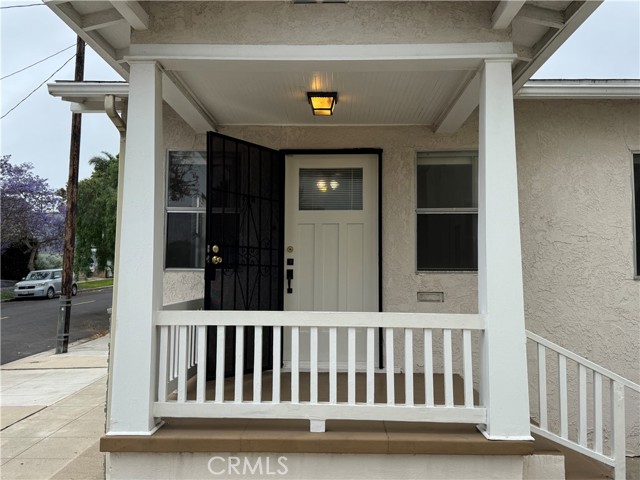 1064 W 18th Street, San Pedro CA: https://media.crmls.org/medias/aa0bc262-63d2-4063-82d2-4d5d92eab271.jpg
