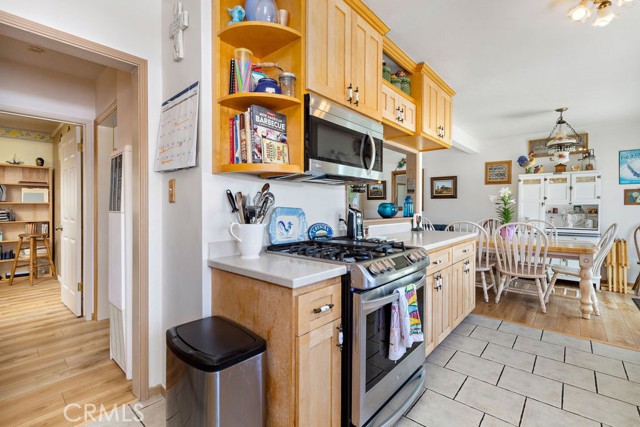 527 Blossom Lane, Redondo Beach, California 90278, 3 Bedrooms Bedrooms, ,1 BathroomBathrooms,Residential,Sold,Blossom Lane,OC22082269