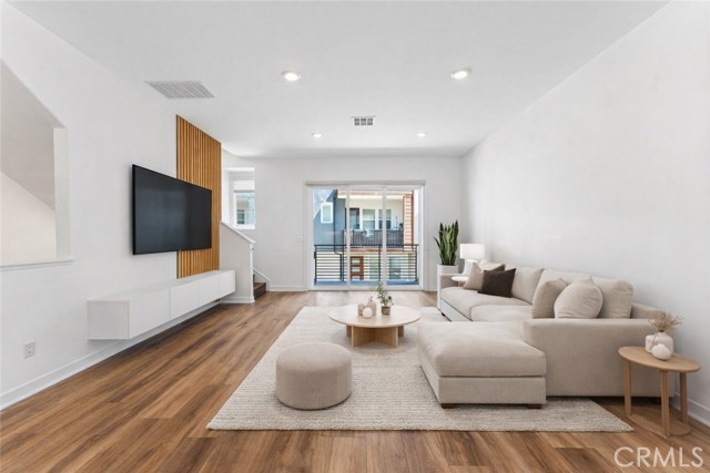 Detail Gallery Image 7 of 37 For 27568 Heron Pl, Valencia,  CA 91381 - 2 Beds | 3 Baths