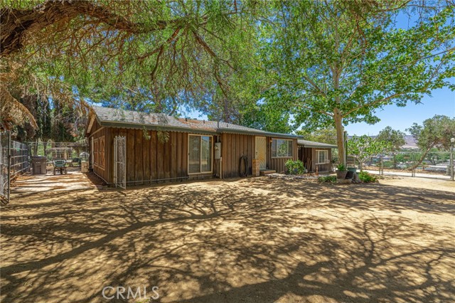 4819 Columbia Way, Lancaster CA: https://media.crmls.org/medias/aa0cf372-0066-4193-9207-b173ae36aab4.jpg
