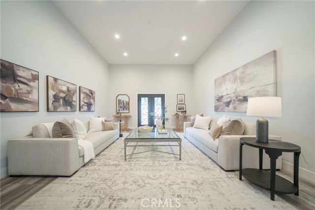 Detail Gallery Image 10 of 57 For 22046 Kinzie St, Chatsworth,  CA 91311 - 3 Beds | 3 Baths