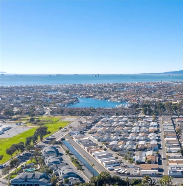 Detail Gallery Image 39 of 41 For 4382 Lahaina Dr, Huntington Beach,  CA 92649 - 3 Beds | 2 Baths