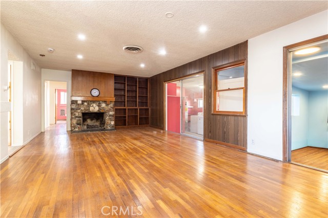 Detail Gallery Image 11 of 33 For 7701 Orion Ave, Van Nuys,  CA 91406 - 3 Beds | 2 Baths