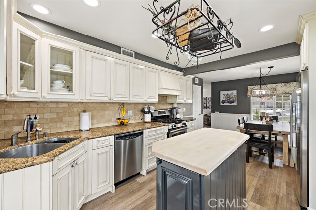 Detail Gallery Image 13 of 33 For 21825 Calabaza, Mission Viejo,  CA 92691 - 4 Beds | 3 Baths