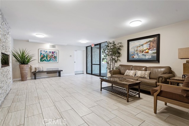 5416 Zelzah Avenue, Encino CA: https://media.crmls.org/medias/aa121eb3-0ee3-4cfa-ac9e-82d73903973b.jpg