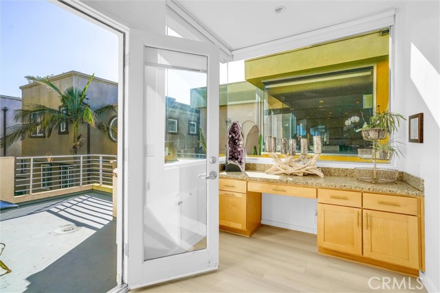 Detail Gallery Image 12 of 42 For 702 10th St, Hermosa Beach,  CA 90254 - 4 Beds | 3/1 Baths