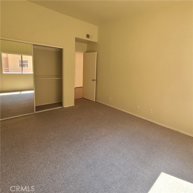 Detail Gallery Image 8 of 26 For 5060 Kester Ave #211,  Sherman Oaks,  CA 91403 - 2 Beds | 2 Baths
