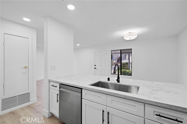 Detail Gallery Image 5 of 18 For 22191 Center Pointe 2a,  Lake Forest,  CA 92630 - 1 Beds | 1 Baths