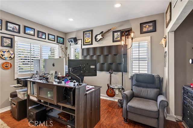 24255 Hillhurst photo 35
