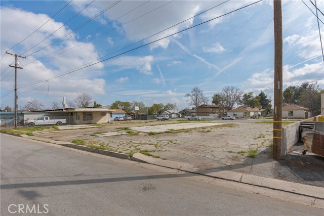 Detail Gallery Image 3 of 12 For 217 Niles Place, Bakersfield,  CA 93305 - – Beds | – Baths