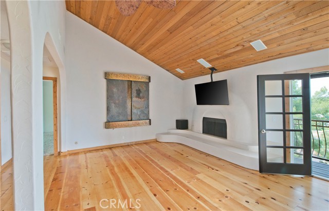Detail Gallery Image 6 of 41 For 4389 San Blas Ave, Woodland Hills,  CA 91364 - 4 Beds | 2/1 Baths