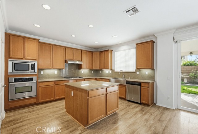 Detail Gallery Image 18 of 61 For 6721 Heathgrove, Corona,  CA 92880 - 5 Beds | 3 Baths