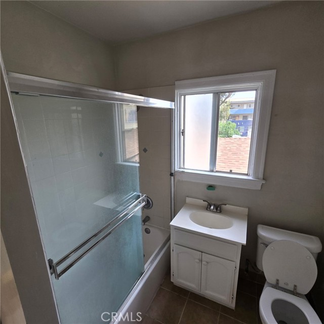 Detail Gallery Image 6 of 10 For 1211 Elden Ave., Los Angeles,  CA 90006 - – Beds | – Baths