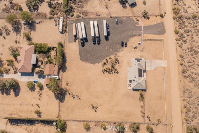 9925 Sierra Vista Road, Phelan CA: https://media.crmls.org/medias/aa157e8d-6404-4086-a131-8e4584d93d56.jpg