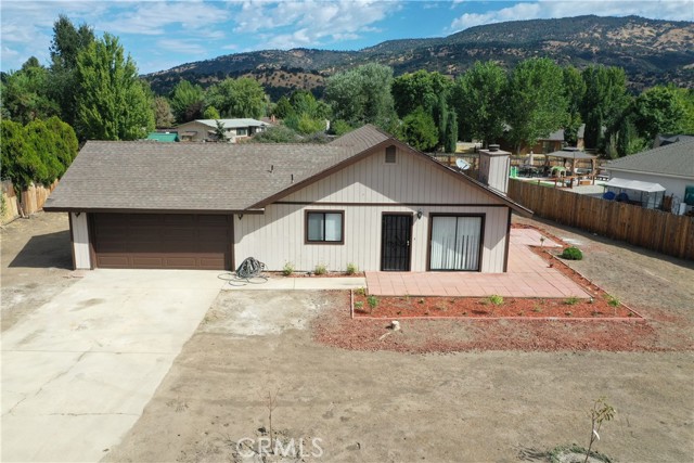 Detail Gallery Image 1 of 36 For 30001 Caddy Ln, Tehachapi,  CA 93561 - 3 Beds | 2 Baths