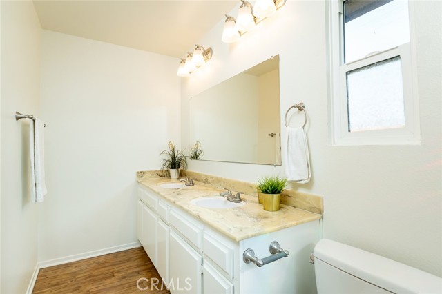 Detail Gallery Image 19 of 31 For 12421 Ramona, Hawthorne,  CA 90250 - 3 Beds | 3 Baths