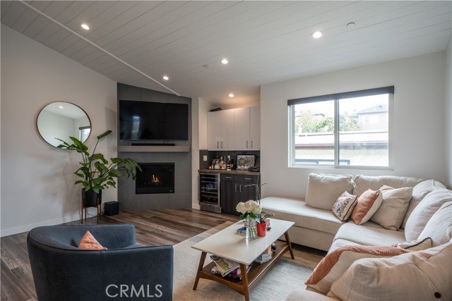 339 Penn Street, El Segundo CA: https://media.crmls.org/medias/aa176b11-a992-485f-a591-42599277785b.jpg