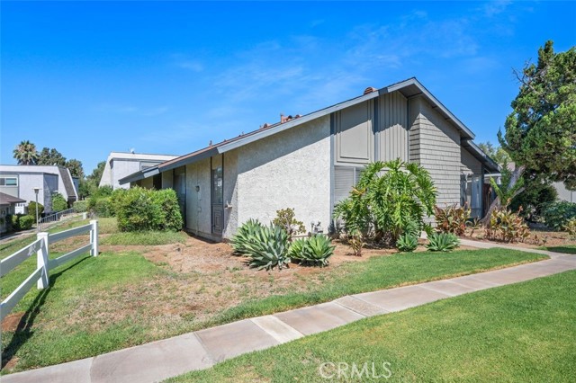 6258 Avenue Juan Diaz, Jurupa Valley CA: https://media.crmls.org/medias/aa17c8a0-ce06-4a09-82c0-23df9f10dc1d.jpg