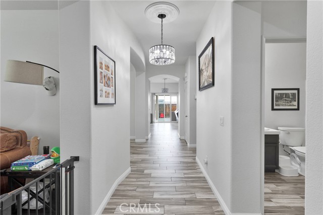 Detail Gallery Image 15 of 49 For 13458 Snowdrop Ct, Victorville,  CA 92394 - 5 Beds | 3 Baths