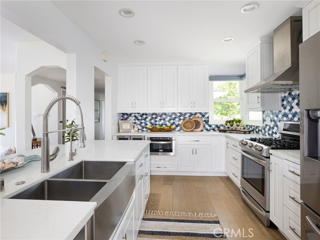 237 Via Los Miradores, Redondo Beach CA: https://media.crmls.org/medias/aa190f88-1a9e-47e5-9487-b818e1934f99.jpg