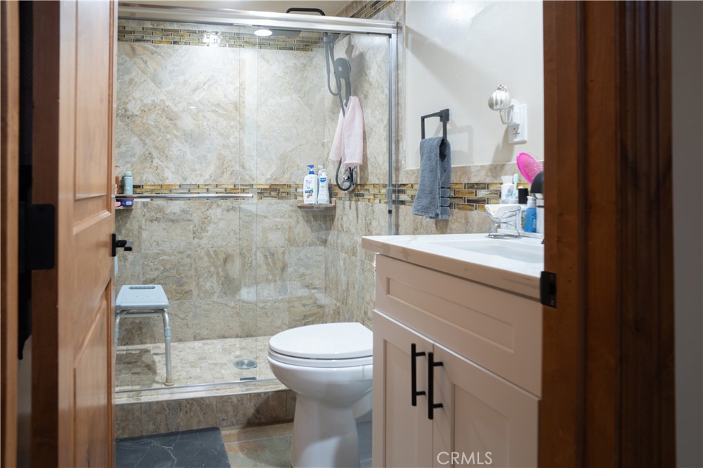 https://media.crmls.org/medias/aa193971-6a75-4a57-9a5d-ed28eb14cbea.jpg?preset=X-Large