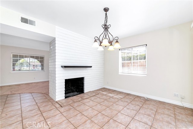 Detail Gallery Image 10 of 26 For 9701 Fullbright Ave, Chatsworth,  CA 91311 - 5 Beds | 2 Baths