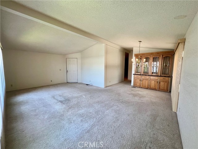 24600 Mountain Ave, Hemet CA: https://media.crmls.org/medias/aa1a908c-ef0e-4a59-b85e-3783c650a18e.jpg