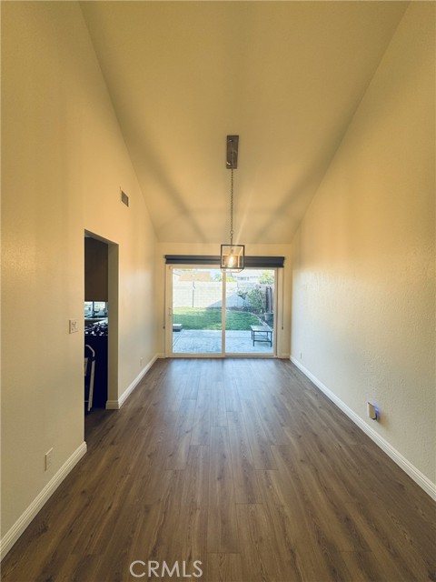 Detail Gallery Image 5 of 27 For 14762 Foxcroft Rd, Tustin,  CA 92780 - 4 Beds | 2 Baths