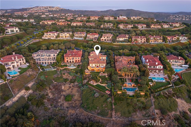 5 Pelican Vista Drive, Newport Coast CA: https://media.crmls.org/medias/aa1b3066-43e2-470c-9331-a45a7c8d3e1e.jpg