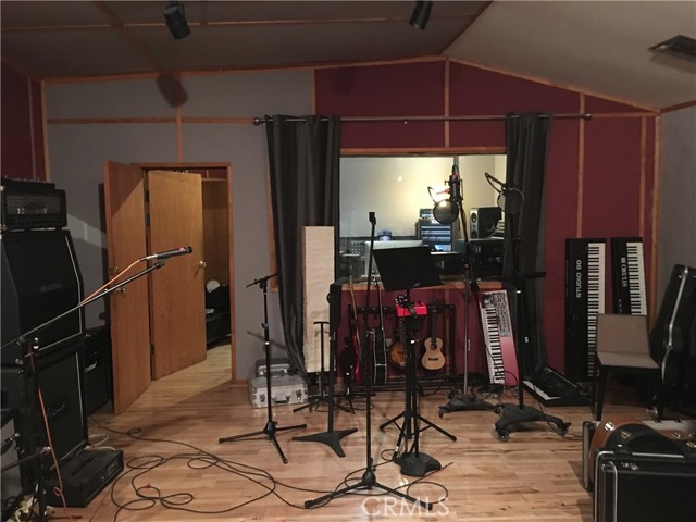 14152 Lemay Street, Van Nuys CA: https://media.crmls.org/medias/aa1bb7b9-3c33-4452-9d6a-72512c98be83.jpg
