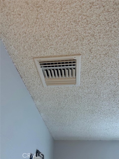 9312 Garden View Avenue, South Gate CA: https://media.crmls.org/medias/aa1bb7bc-a4ab-4a03-a699-758ae6edc6df.jpg