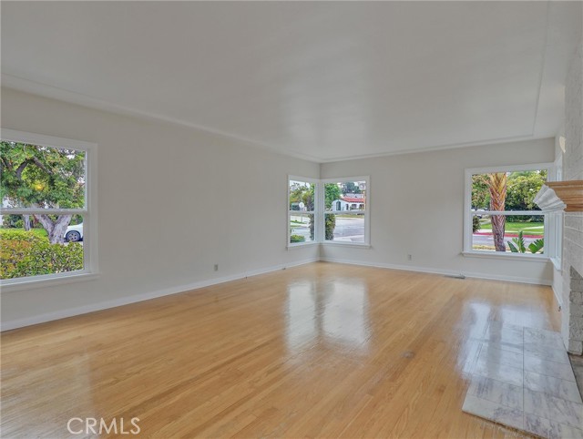 1017 Cordova Avenue, Glendale CA: https://media.crmls.org/medias/aa1c4350-11ce-4f8f-aea4-bc2a17a8f722.jpg