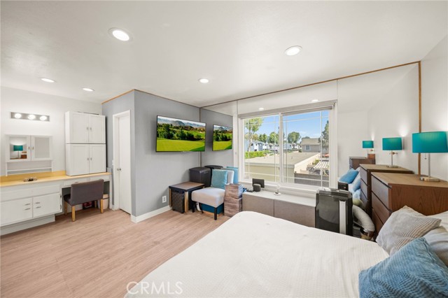 Detail Gallery Image 3 of 27 For 2921 S Sycamore St #E,  Santa Ana,  CA 92707 - 3 Beds | 1/1 Baths