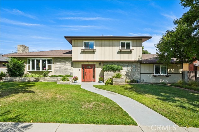 Detail Gallery Image 3 of 41 For 1754 N 2nd Ave, Upland,  CA 91784 - 4 Beds | 3 Baths