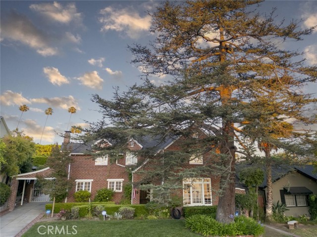 1640 Ard Eevin Avenue, Glendale CA: https://media.crmls.org/medias/aa1e6b52-351e-48a9-bad4-5b3a122cf521.jpg